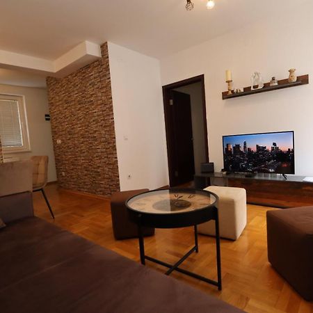 Lux Apartment Rose 2 60M2 Kragujevac Exteriör bild