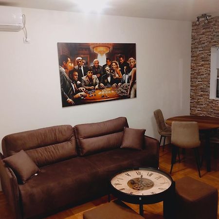 Lux Apartment Rose 2 60M2 Kragujevac Exteriör bild