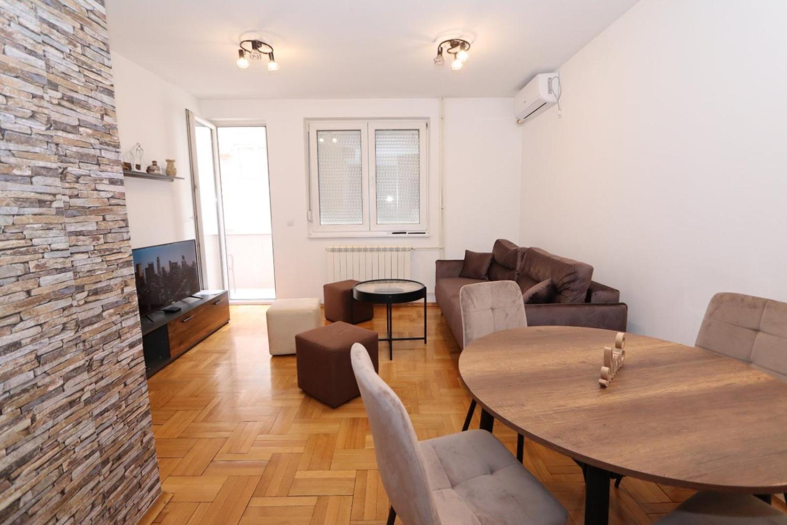 Lux Apartment Rose 2 60M2 Kragujevac Rum bild